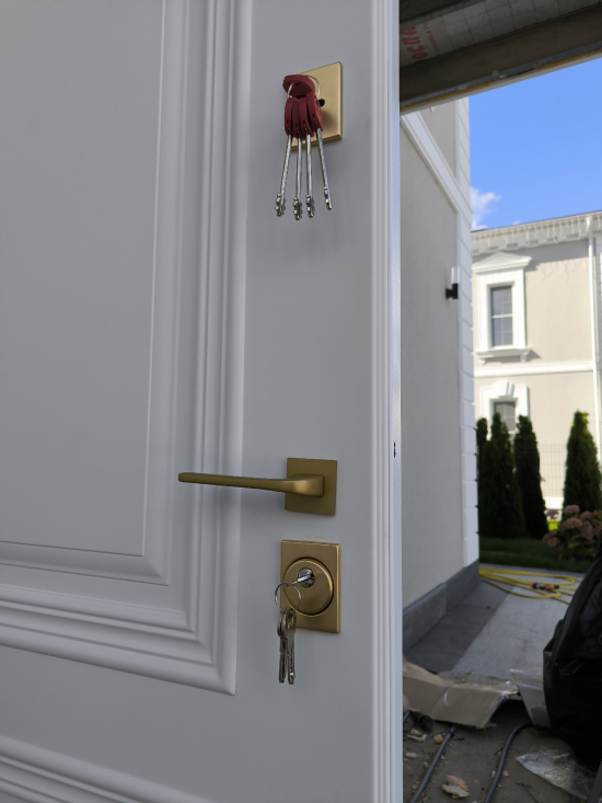 Фото входной двери №41